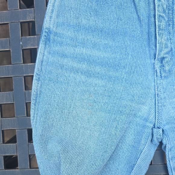 Women's Classic Light Blue Straight Jeans - Picture 8 of 8